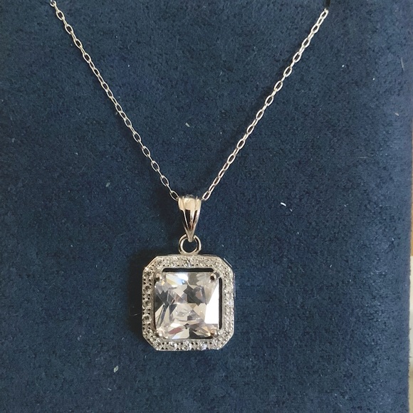 NIB Dainty Sterling Silver Simulated Diamond Necklace - Picture 4 of 9